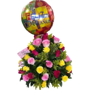 flores en cali: arreglo floral de 72 rosas + globo metalizado (colores a eleccion) ref 12