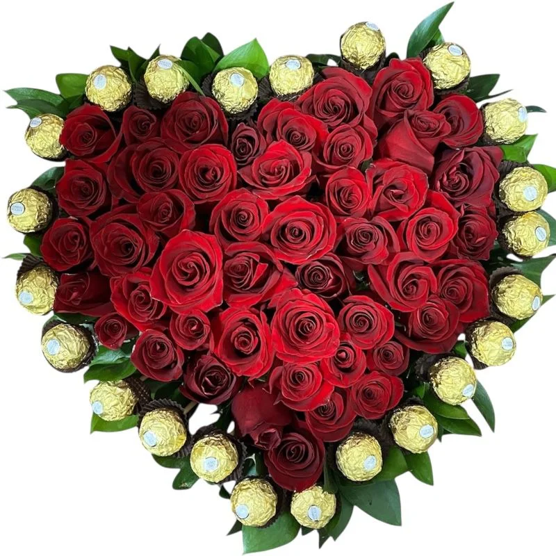 corazon de rosas en cali: con ferreros alrededor ref 58