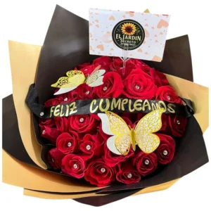 ramo de rosas endiamantadas con mariposas
