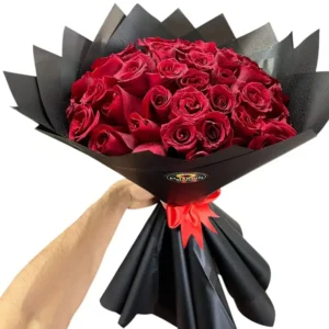Floristeria sur de Cali: Ramo Buchon de 50 Rosas en Cali ref 107
