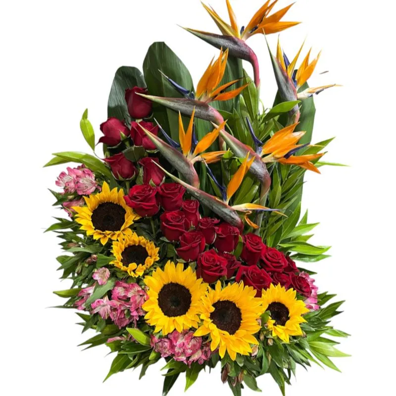 Arreglo floral de cumpleaños con rosas frescas y girasoles radiantes a domicilio en Cali